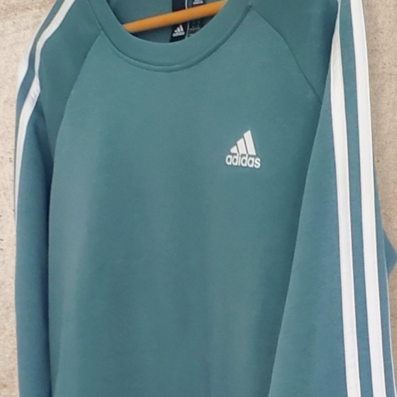 ☆Adidas☆ Women's Stylish Sweater - Picture 2 of 6